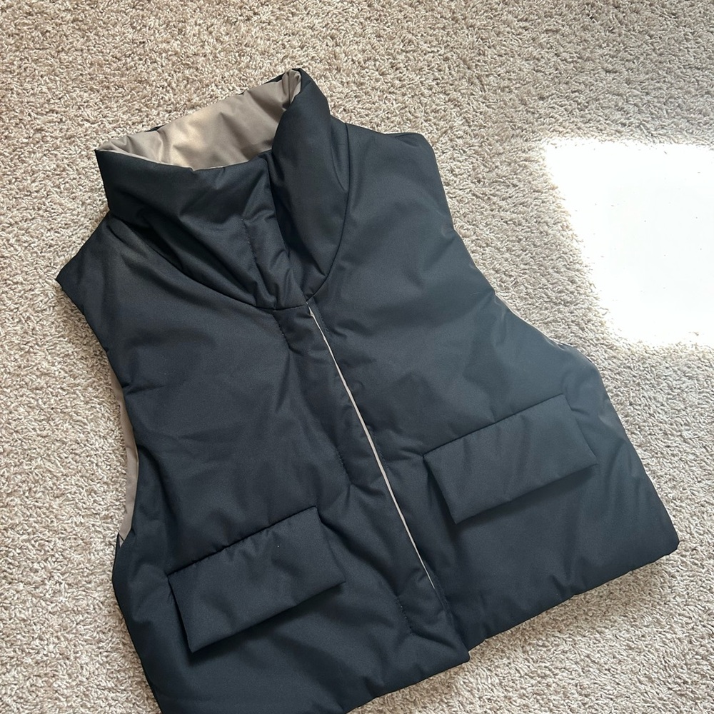 Women's Black Puffer Vest